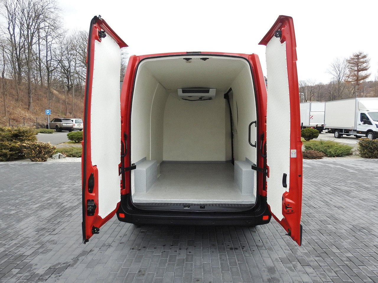 Leie RENAULT MASTER REFRIGERATOR VAN 1*C CRUISE CONTROL AIR CONDITIONING LED LIGHTS 135HP RENAULT MASTER REFRIGERATOR VAN 1*C CRUISE CONTROL AIR CONDITIONING LED LIGHTS 135HP: bilde 12 Leie RENAULT MASTER REFRIGERATOR VAN 1*C CRUISE CONTROL AIR CONDITIONING LED LIGHTS 135HP RENAULT MASTER REFRIGERATOR VAN 1*C CRUISE CONTROL AIR CONDITIONING LED LIGHTS 135HP: bilde 12