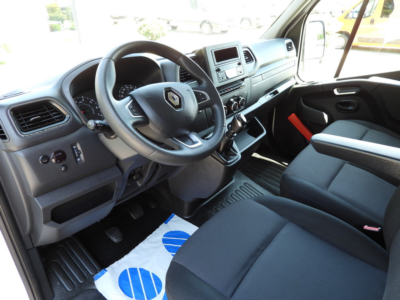 RENAULT MASTER TARPAULIN 10 PALLETS WEBASTO CRUISE CONTROL LED LIGHTS PNEUMATICS AIR CONDITIONING 165HP - Varebil med kapell: bilde 2 RENAULT MASTER TARPAULIN 10 PALLETS WEBASTO CRUISE CONTROL LED LIGHTS PNEUMATICS AIR CONDITIONING 165HP - Varebil med kapell: bilde 2