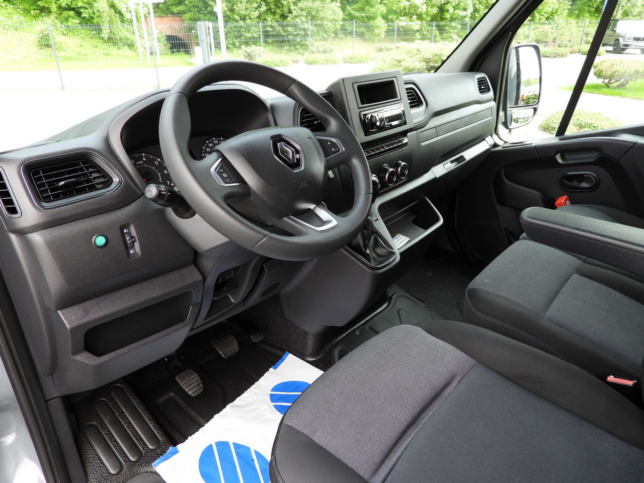 RENAULT MASTER TARPAULIN 10 PALLETS WEBASTO CRUISE CONTROL LED LIGHTS PNEUMATICS AIR CONDITIONING 165HP - Varebil med kapell: bilde 2 RENAULT MASTER TARPAULIN 10 PALLETS WEBASTO CRUISE CONTROL LED LIGHTS PNEUMATICS AIR CONDITIONING 165HP - Varebil med kapell: bilde 2