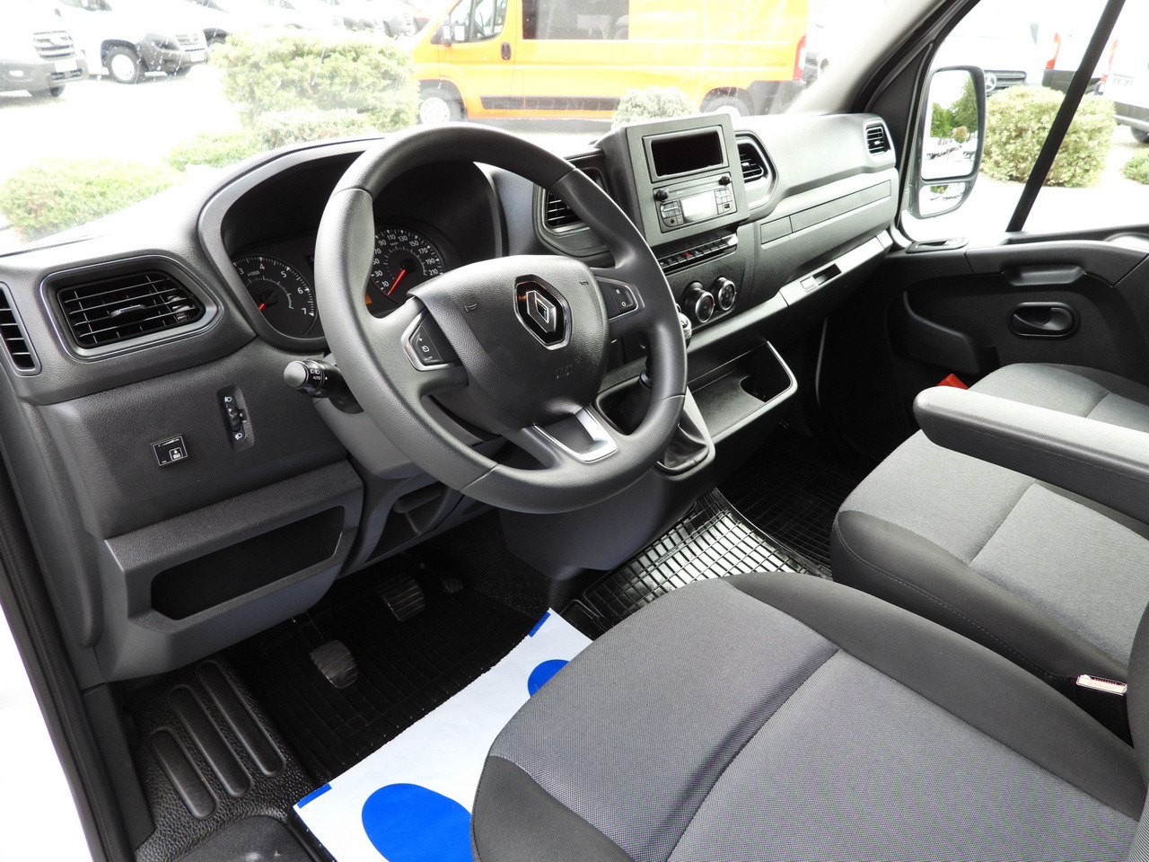 RENAULT MASTER TARPAULIN 10 PALLETS WEBASTO CRUISE CONTROL LED LIGHTS PNEUMATICS AIR CONDITIONING 165HP - Varebil med kapell: bilde 2 RENAULT MASTER TARPAULIN 10 PALLETS WEBASTO CRUISE CONTROL LED LIGHTS PNEUMATICS AIR CONDITIONING 165HP - Varebil med kapell: bilde 2