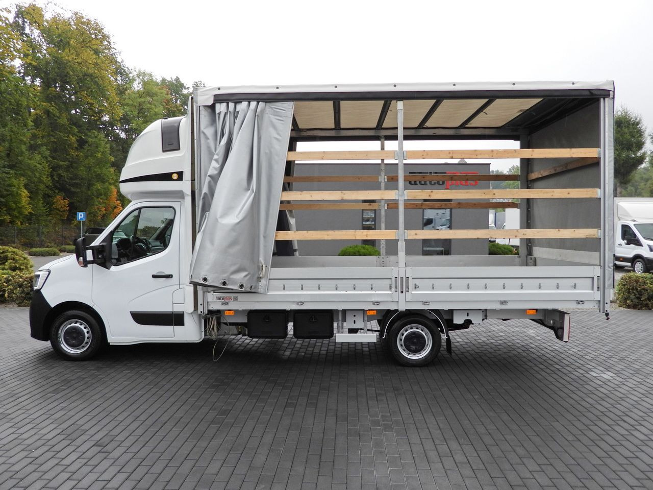 Varebil med kapell RENAULT MASTER TARPAULIN 12 PALLETS WEBASTO CRUISE CONTROL NAVIGATION LED LIGHTS PNEUMATICS AIR CONDITIONING 165HP: bilde 8 Varebil med kapell RENAULT MASTER TARPAULIN 12 PALLETS WEBASTO CRUISE CONTROL NAVIGATION LED LIGHTS PNEUMATICS AIR CONDITIONING 165HP: bilde 8