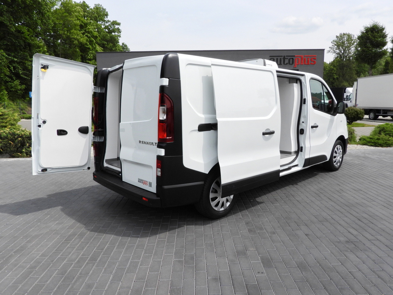 RENAULT TRAFIC REFRIGERATOR VAN 0*C CRUISE CONTROL LED LIGHTS AIR CONDITIONING 120HP - Kjølebil: bilde 3 RENAULT TRAFIC REFRIGERATOR VAN 0*C CRUISE CONTROL LED LIGHTS AIR CONDITIONING 120HP - Kjølebil: bilde 3