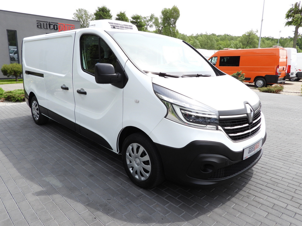 RENAULT TRAFIC REFRIGERATOR VAN 0*C CRUISE CONTROL LED LIGHTS AIR CONDITIONING 120HP - Kjølebil: bilde 4 RENAULT TRAFIC REFRIGERATOR VAN 0*C CRUISE CONTROL LED LIGHTS AIR CONDITIONING 120HP - Kjølebil: bilde 4