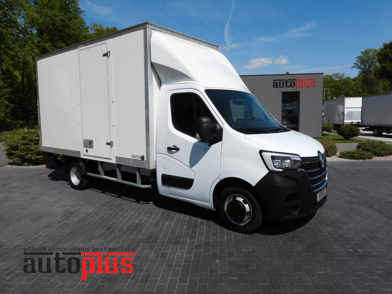 Renault MASTER KOFFER AUFZUG 8 PALETTEN TEMPOMAT NAVI - Varebil med skap: bilde 1 Renault MASTER KOFFER AUFZUG 8 PALETTEN TEMPOMAT NAVI - Varebil med skap: bilde 1