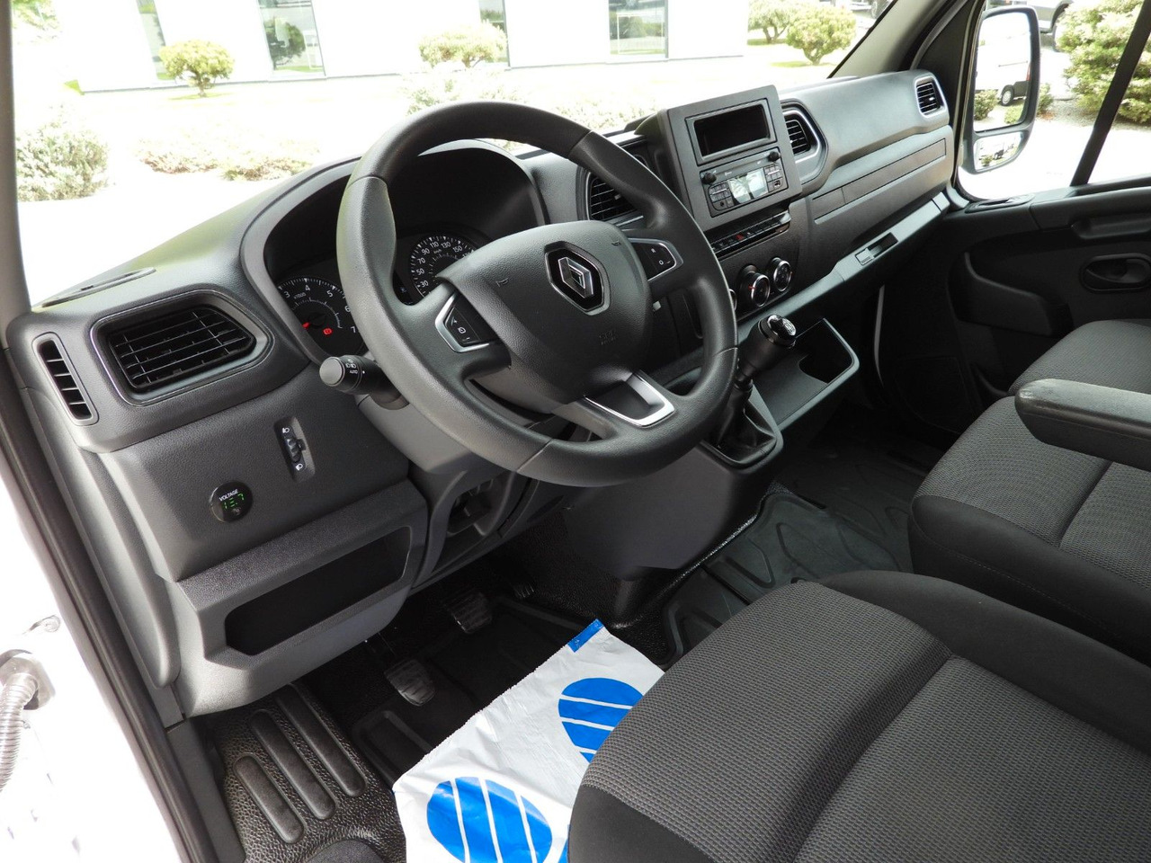 Renault MASTER PRITSCHE PLANE 10 PALETTEN WEBASTO A/C - Varebil med kapell: bilde 2 Renault MASTER PRITSCHE PLANE 10 PALETTEN WEBASTO A/C - Varebil med kapell: bilde 2