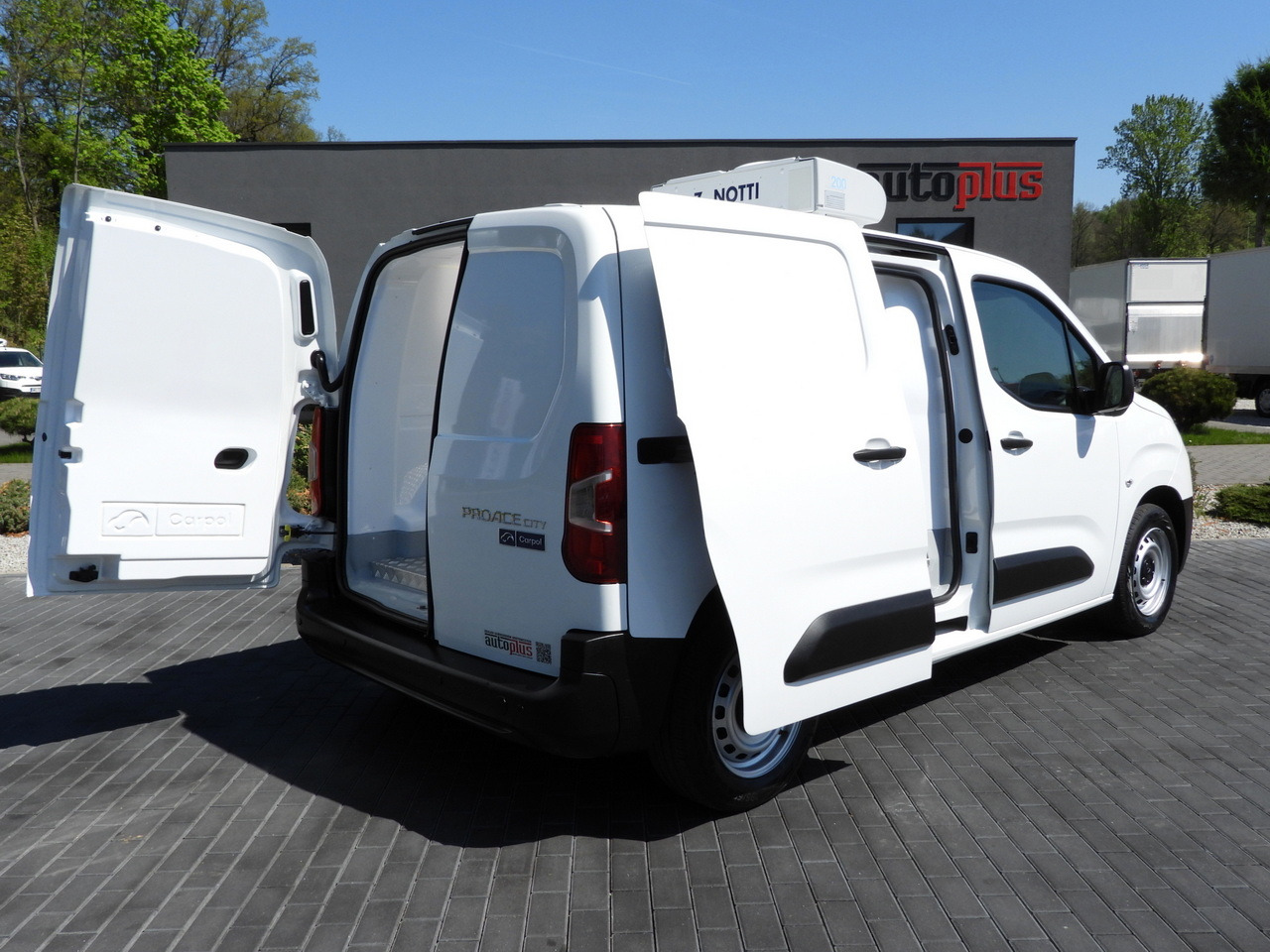 TOYOTA PROACE CITY REFRIGERATOR VAN -15*C POWER SUPPLY 230V CRUISE CONTROL AIR CONDITIONING 100HP - Kjølebil: bilde 3 TOYOTA PROACE CITY REFRIGERATOR VAN -15*C POWER SUPPLY 230V CRUISE CONTROL AIR CONDITIONING 100HP - Kjølebil: bilde 3