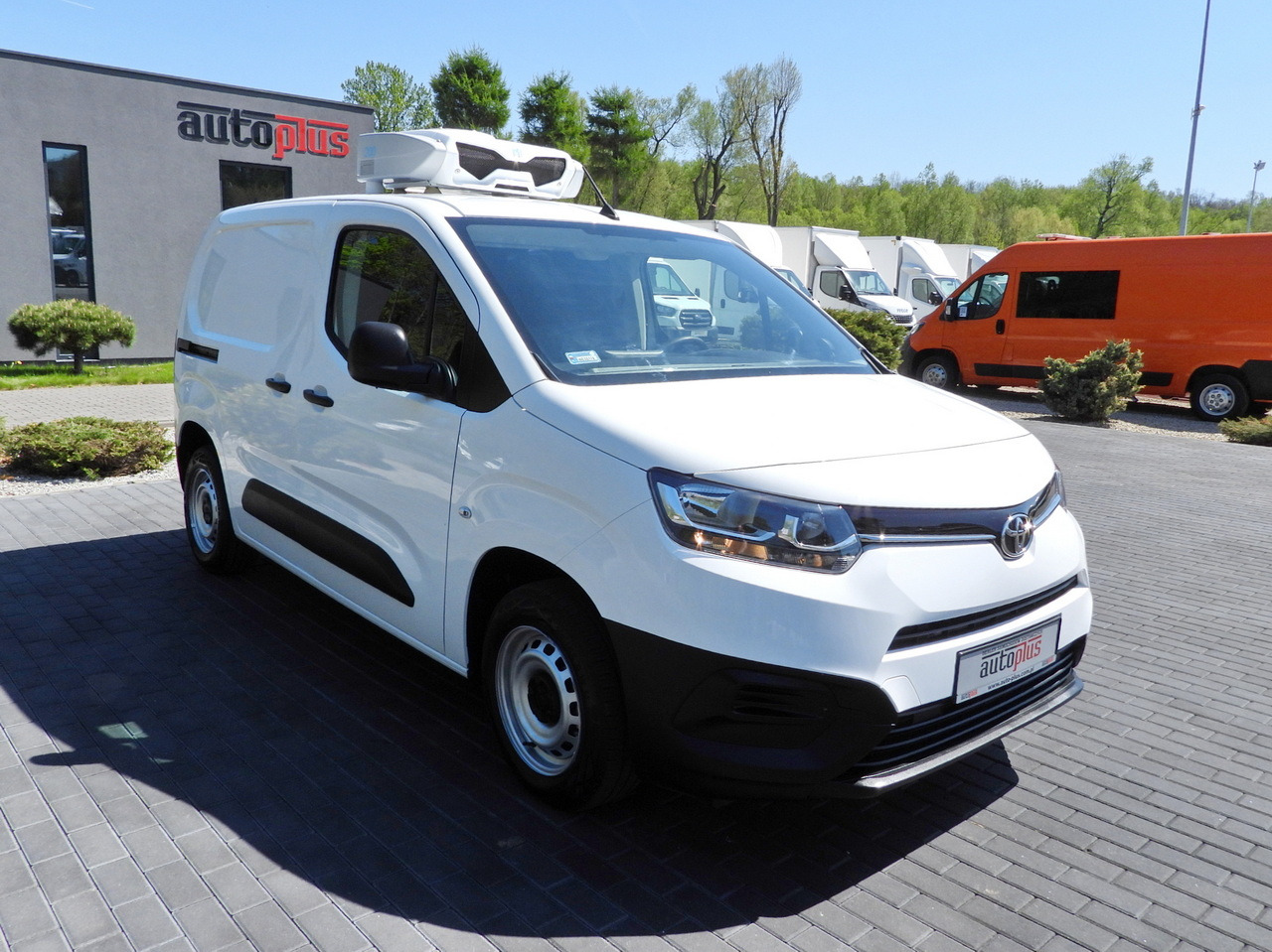 TOYOTA PROACE CITY REFRIGERATOR VAN -15*C POWER SUPPLY 230V CRUISE CONTROL AIR CONDITIONING 100HP - Kjølebil: bilde 4 TOYOTA PROACE CITY REFRIGERATOR VAN -15*C POWER SUPPLY 230V CRUISE CONTROL AIR CONDITIONING 100HP - Kjølebil: bilde 4