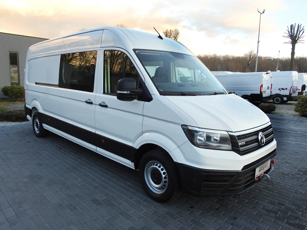 VOLKSWAGEN CRAFTER 4X4 4MOTION BOX DELIVERY VAN 7 SEATS AIR CONDITIONING 140HP - Kassebil: bilde 4 VOLKSWAGEN CRAFTER 4X4 4MOTION BOX DELIVERY VAN 7 SEATS AIR CONDITIONING 140HP - Kassebil: bilde 4