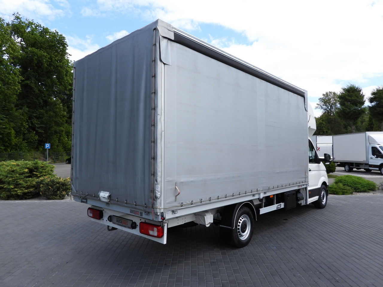 VOLKSWAGEN CRAFTER TARPAULIN 10 PALLETS WEBASTO CRUISE CONTROL AIR CONDITIONING 180HP - Varebil med kapell: bilde 3 VOLKSWAGEN CRAFTER TARPAULIN 10 PALLETS WEBASTO CRUISE CONTROL AIR CONDITIONING 180HP - Varebil med kapell: bilde 3