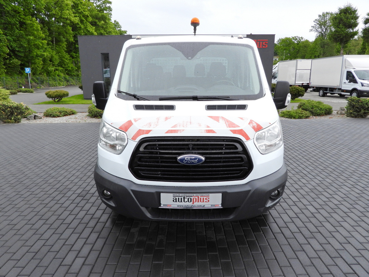 FORD TRANSIT TIPPER DOUBLE CABIN DOKA 6 SEATS CRUISE CONTROL AIR CONDITIONING TWIN WHEELS 170HP - Varebil: bilde 5 FORD TRANSIT TIPPER DOUBLE CABIN DOKA 6 SEATS CRUISE CONTROL AIR CONDITIONING TWIN WHEELS 170HP - Varebil: bilde 5
