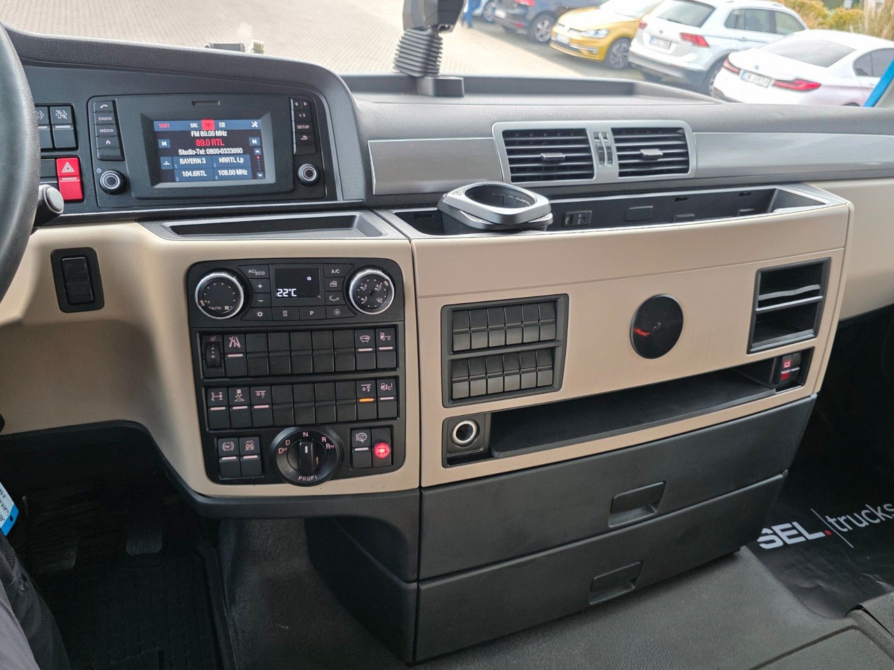 Container-transport/ Vekselflak lastebil MAN TGX 24.460 6x2-2 LL-U / Ldbw / Standklima: bilde 32 Container-transport/ Vekselflak lastebil MAN TGX 24.460 6x2-2 LL-U / Ldbw / Standklima: bilde 32