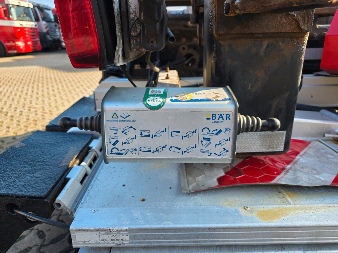 Container-transport/ Vekselflak lastebil MAN TGX 24.460 6x2-2 LL-U / Ldbw / Standklima: bilde 17 Container-transport/ Vekselflak lastebil MAN TGX 24.460 6x2-2 LL-U / Ldbw / Standklima: bilde 17