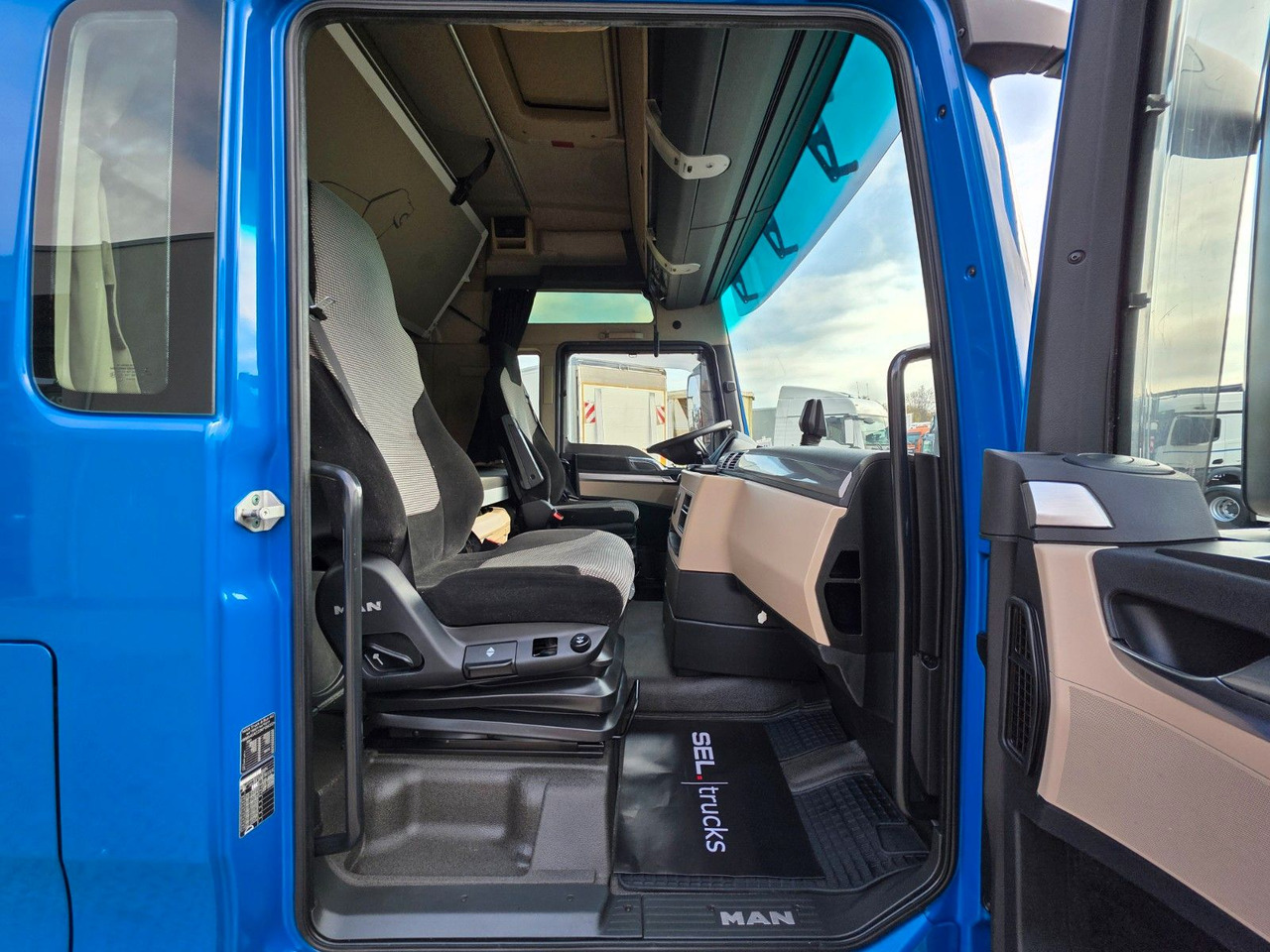 Container-transport/ Vekselflak lastebil MAN TGX 24.460 6x2-2 LL-U / Ldbw / Standklima: bilde 22 Container-transport/ Vekselflak lastebil MAN TGX 24.460 6x2-2 LL-U / Ldbw / Standklima: bilde 22