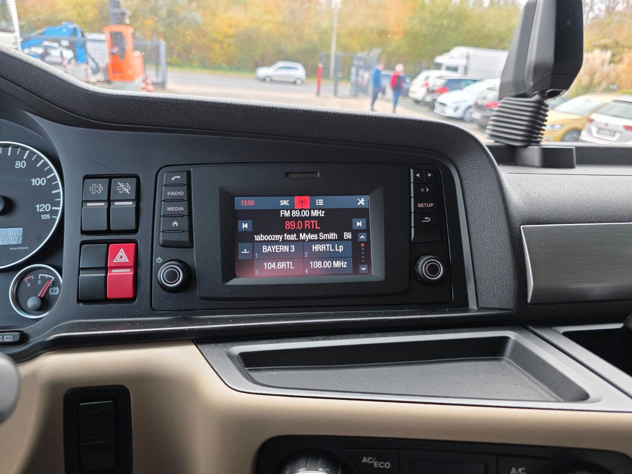 Container-transport/ Vekselflak lastebil MAN TGX 24.460 6x2-2 LL-U / Ldbw / Standklima: bilde 30 Container-transport/ Vekselflak lastebil MAN TGX 24.460 6x2-2 LL-U / Ldbw / Standklima: bilde 30