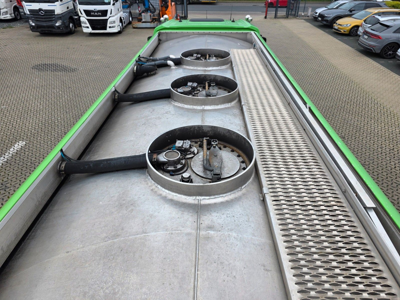 Tankbil Mercedes-Benz Antos 2643 / Ret. / ADR AT / Lenkachse /KOMPLETT: bilde 14