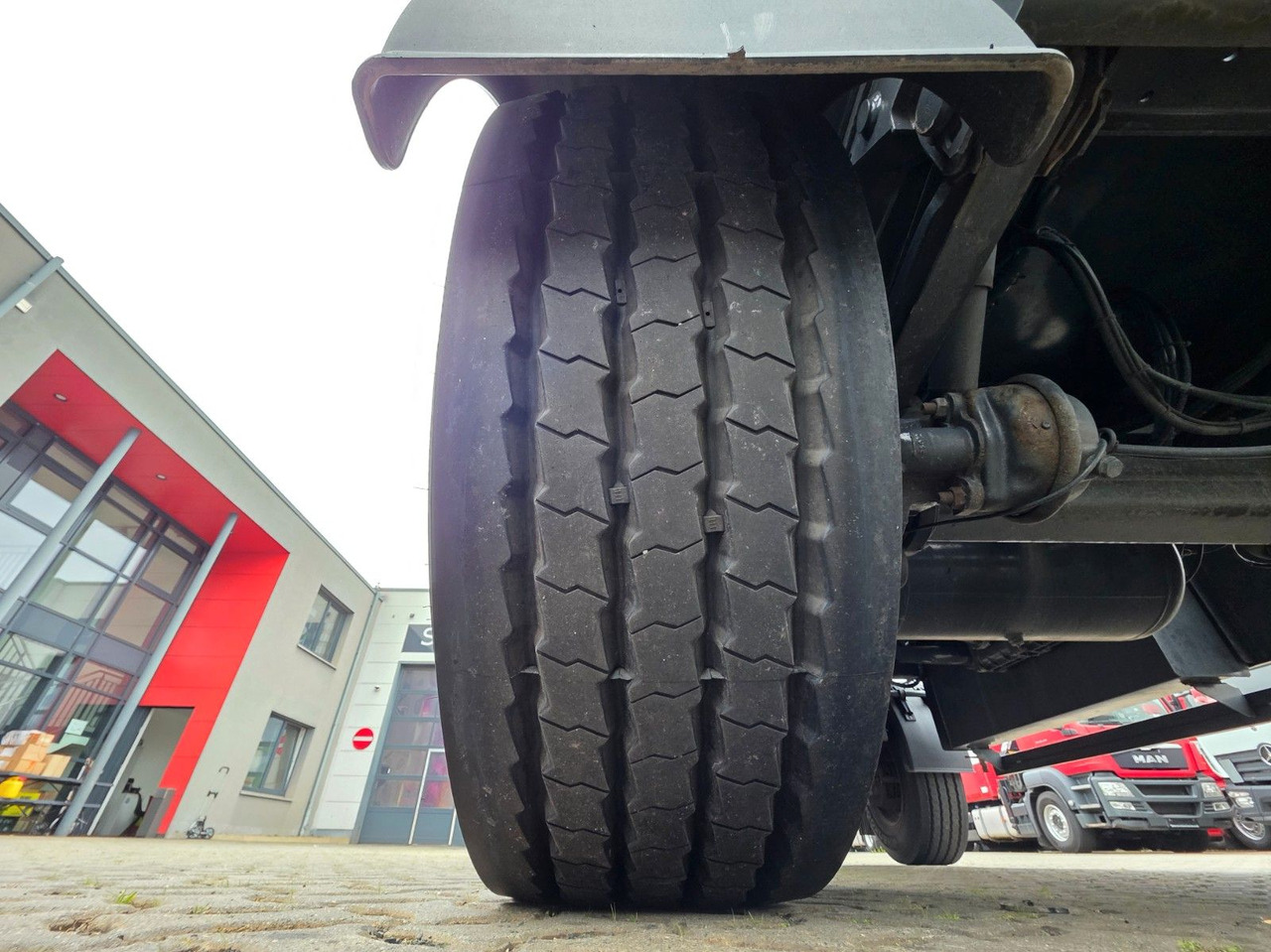 Tankbil Mercedes-Benz Antos 2643 / Ret. / ADR AT / Lenkachse /KOMPLETT: bilde 49