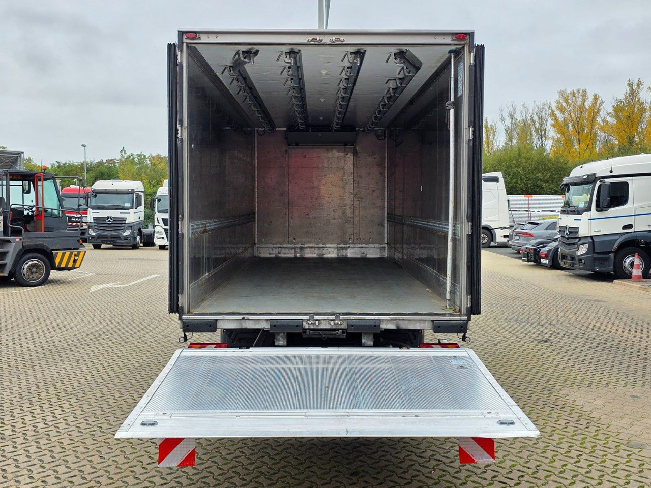 Mercedes-Benz Atego 1523 / LBW / ROHRBAHN/ Carrier - Lastebil med kjøl: bilde 1 Mercedes-Benz Atego 1523 / LBW / ROHRBAHN/ Carrier - Lastebil med kjøl: bilde 1