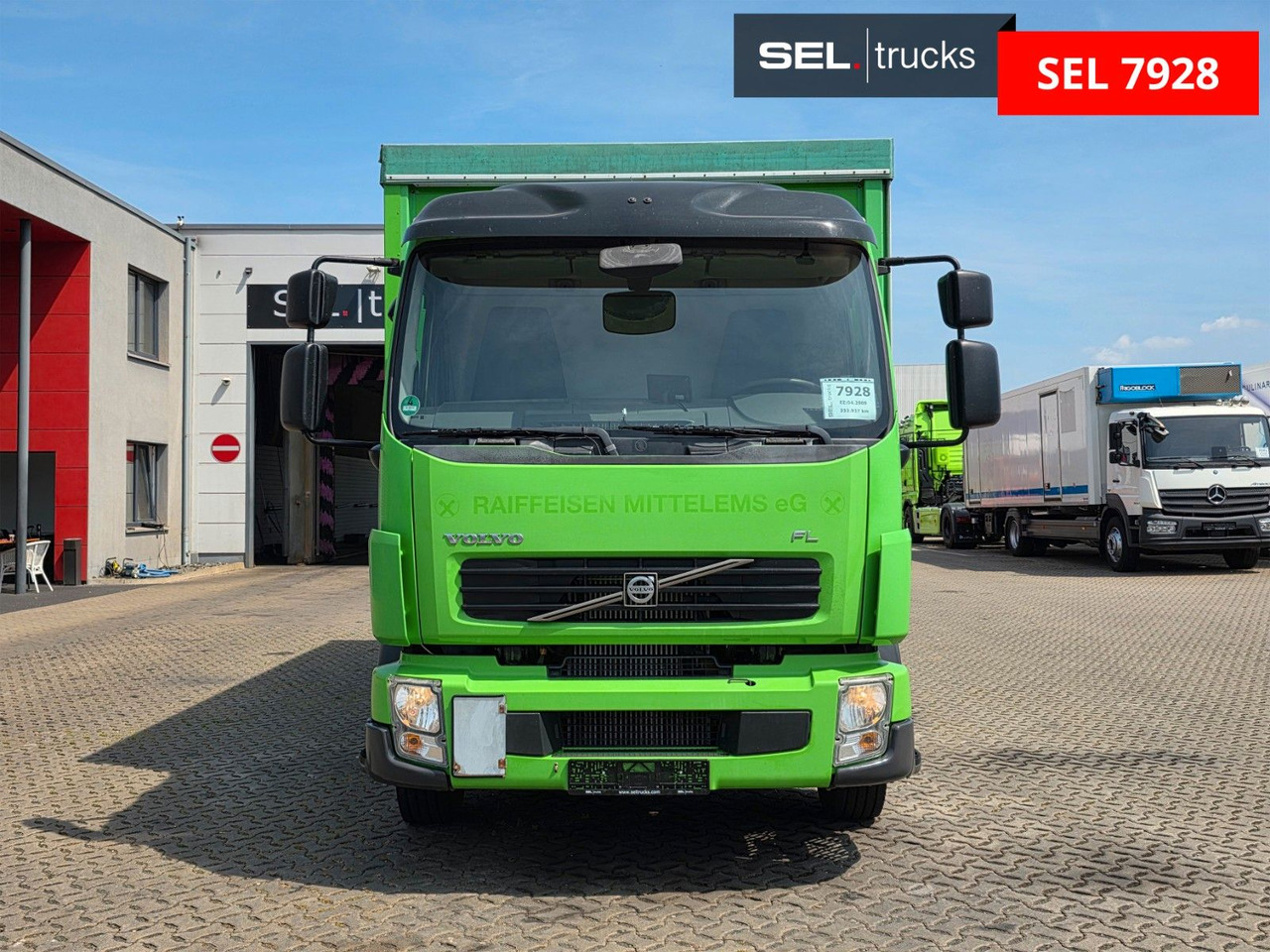 Volvo FL 240 - Kapellbil: bilde 2 Volvo FL 240 - Kapellbil: bilde 2