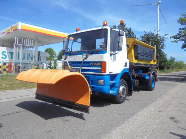 DAF 65.210 ATI 4X4 ZOUT + SNEEUW - Snøfreser: bilde 1 DAF 65.210 ATI 4X4 ZOUT + SNEEUW - Snøfreser: bilde 1