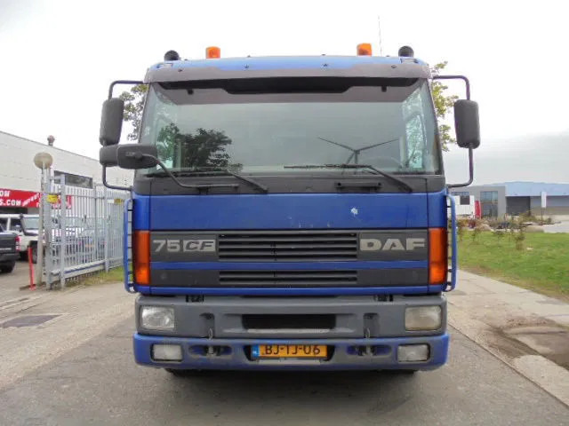 DAF 75.270 4X2 NL TRUCK - Kranbil: bilde 2 DAF 75.270 4X2 NL TRUCK - Kranbil: bilde 2