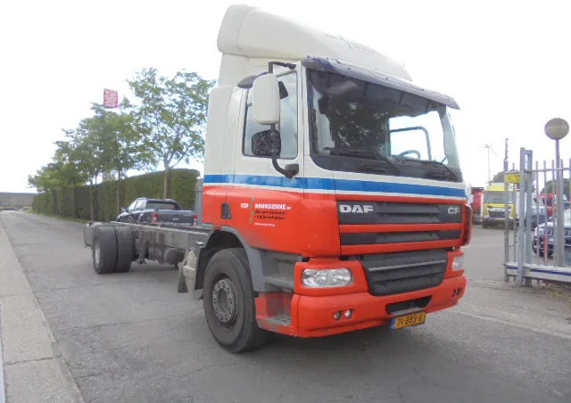 DAF CF 250 NL TRUCK - Chassis lastebil: bilde 3 DAF CF 250 NL TRUCK - Chassis lastebil: bilde 3