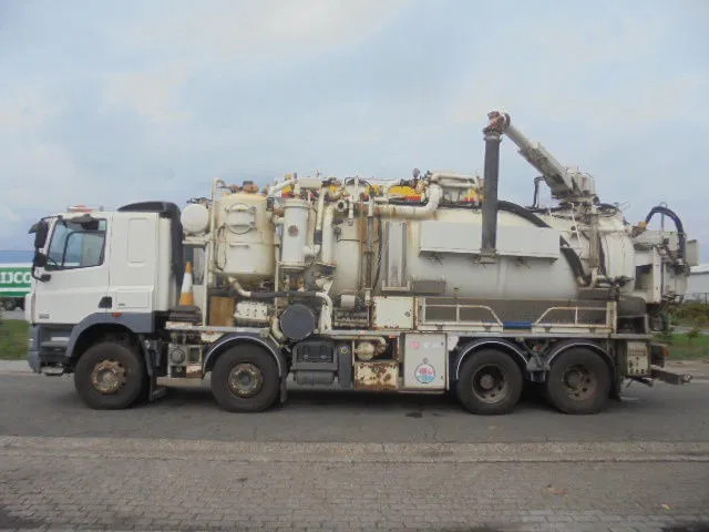 DAF CF 85.410 8X4 BLADGEVEERD - Vakuum lastebil: bilde 2 DAF CF 85.410 8X4 BLADGEVEERD - Vakuum lastebil: bilde 2