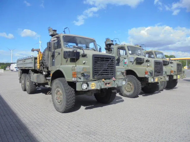 Volvo N 10 6X6 L + FASSI 3X IN STOCK - Lastebil, Kranbil: bilde 3 Volvo N 10 6X6 L + FASSI 3X IN STOCK - Lastebil, Kranbil: bilde 3