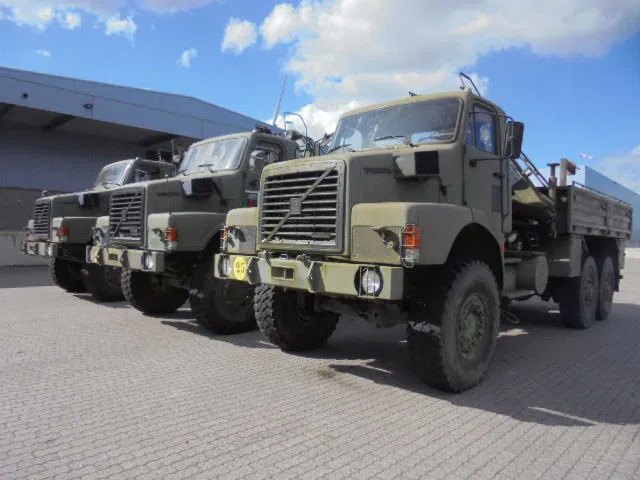Volvo N 10 6X6 L + FASSI 3X IN STOCK - Lastebil, Kranbil: bilde 1 Volvo N 10 6X6 L + FASSI 3X IN STOCK - Lastebil, Kranbil: bilde 1