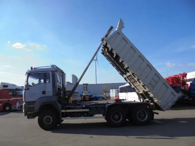 MAN TGA 26.430 BBS 6X6 KIEPER /TRACTOR - Tippbil: bilde 3 MAN TGA 26.430 BBS 6X6 KIEPER /TRACTOR - Tippbil: bilde 3