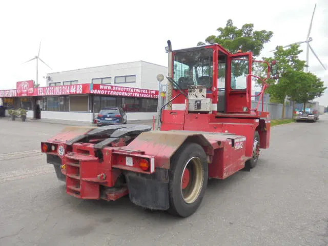 MOL YM 225/4X2 40 KM/H - Terminaltraktor: bilde 5 MOL YM 225/4X2 40 KM/H - Terminaltraktor: bilde 5