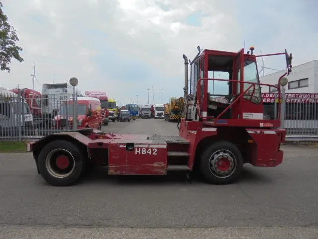 MOL YM 225/4X2 40 KM/H - Terminaltraktor: bilde 4 MOL YM 225/4X2 40 KM/H - Terminaltraktor: bilde 4