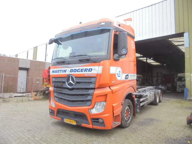Mercedes-Benz Actros 2542 LS 6X2 ENGINE BROKE - Container-transport/ Vekselflak lastebil: bilde 1 Mercedes-Benz Actros 2542 LS 6X2 ENGINE BROKE - Container-transport/ Vekselflak lastebil: bilde 1