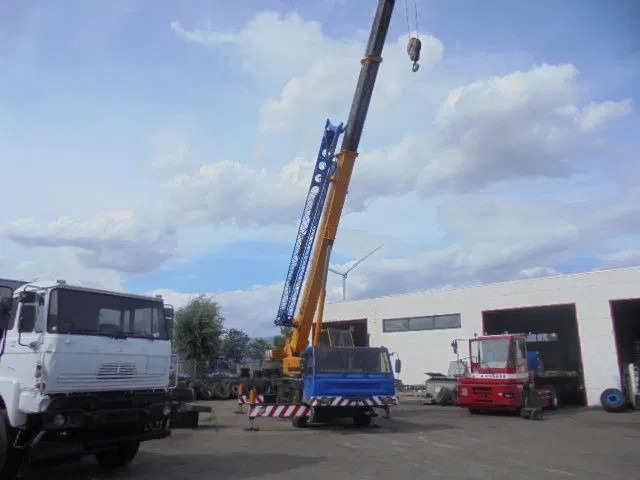 PPM ATT 350 4X4X4 - Allterrengkran: bilde 2 PPM ATT 350 4X4X4 - Allterrengkran: bilde 2
