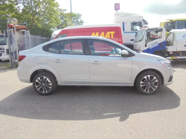 Renault Taliant 1.0 TURBO NEW TAX FREE - Sedan: bilde 4 Renault Taliant 1.0 TURBO NEW TAX FREE - Sedan: bilde 4