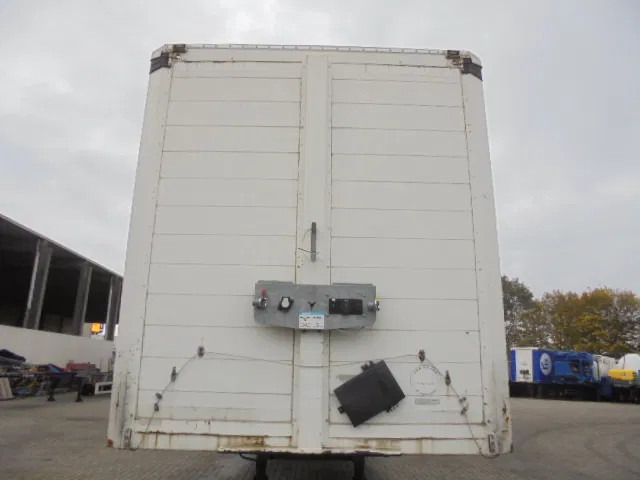 Renders ROC 12-27N X-STEERING - Gardintrailer: bilde 2 Renders ROC 12-27N X-STEERING - Gardintrailer: bilde 2