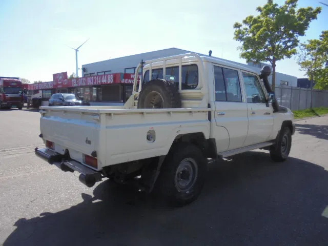 Toyota Land Cruiser HJ79L 4X4 CREWCAB PICKUP EXPORT OUTSIDE EU ONLY - Personenbil: bilde 4 Toyota Land Cruiser HJ79L 4X4 CREWCAB PICKUP EXPORT OUTSIDE EU ONLY - Personenbil: bilde 4