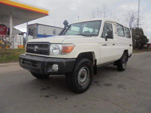 Toyota Land Cruiser HZJ76 + HZJ78L + PICKUP 4WD EXPORT OUT EU ONLY - Personenbil: bilde 1 Toyota Land Cruiser HZJ76 + HZJ78L + PICKUP 4WD EXPORT OUT EU ONLY - Personenbil: bilde 1
