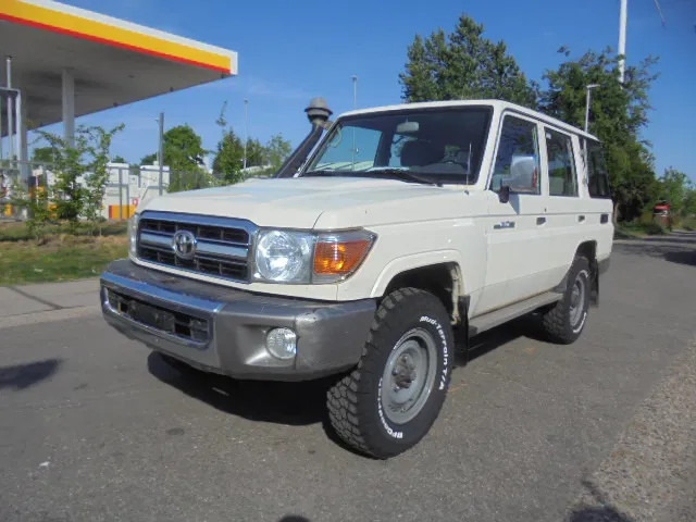 Toyota Land Cruiser HZJ76L 4X4 EXPORT OUTSIDE EU ONLY - Personenbil: bilde 1 Toyota Land Cruiser HZJ76L 4X4 EXPORT OUTSIDE EU ONLY - Personenbil: bilde 1
