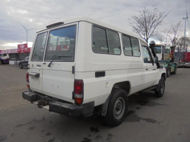 Toyota Land Cruiser HZJ78L 4WD EXPORT OUT EU ONLY - Personenbil: bilde 5 Toyota Land Cruiser HZJ78L 4WD EXPORT OUT EU ONLY - Personenbil: bilde 5