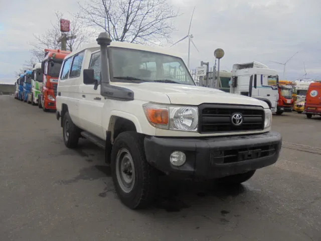 Toyota Land Cruiser HZJ78L 4WD EXPORT OUT EU ONLY - Personenbil: bilde 3 Toyota Land Cruiser HZJ78L 4WD EXPORT OUT EU ONLY - Personenbil: bilde 3