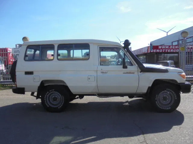 Toyota Land Cruiser HZJ78L 4X4 EXPORT OUTSIDE EU ONLY - Personenbil: bilde 4 Toyota Land Cruiser HZJ78L 4X4 EXPORT OUTSIDE EU ONLY - Personenbil: bilde 4