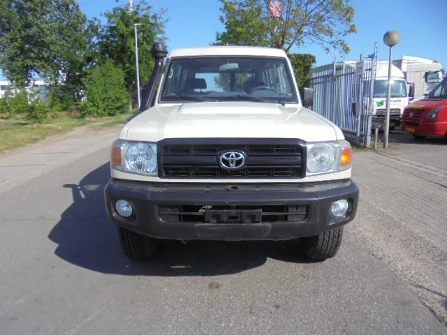 Toyota Land Cruiser HZJ78L 4X4 EXPORT OUTSIDE EU ONLY - Personenbil: bilde 2 Toyota Land Cruiser HZJ78L 4X4 EXPORT OUTSIDE EU ONLY - Personenbil: bilde 2