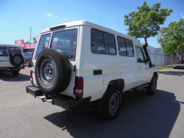 Toyota Land Cruiser HZJ78L 4X4 EXPORT OUTSIDE EU ONLY - Personenbil: bilde 5 Toyota Land Cruiser HZJ78L 4X4 EXPORT OUTSIDE EU ONLY - Personenbil: bilde 5