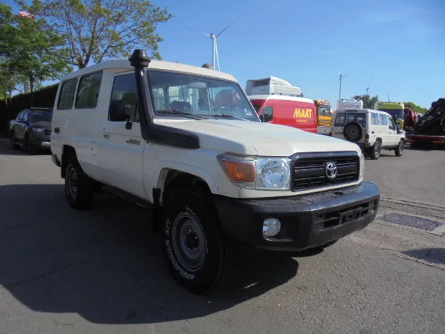 Toyota Land Cruiser HZJ78L 4X4 EXPORT OUTSIDE EU ONLY - Personenbil: bilde 3 Toyota Land Cruiser HZJ78L 4X4 EXPORT OUTSIDE EU ONLY - Personenbil: bilde 3