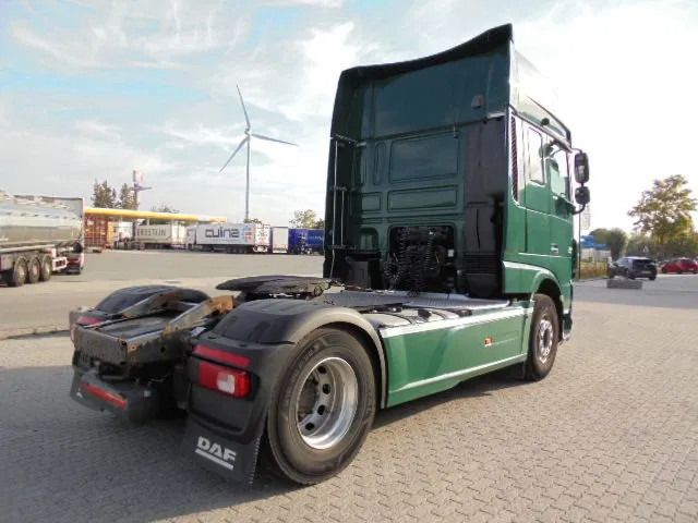 DAF XF 106.460 SUPER SPACE CAB - Trekkvogn: bilde 2 DAF XF 106.460 SUPER SPACE CAB - Trekkvogn: bilde 2