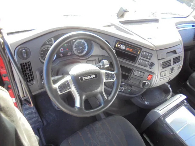Interior photo 1: Trekkvogn DAF XF 480 NL TRUCK