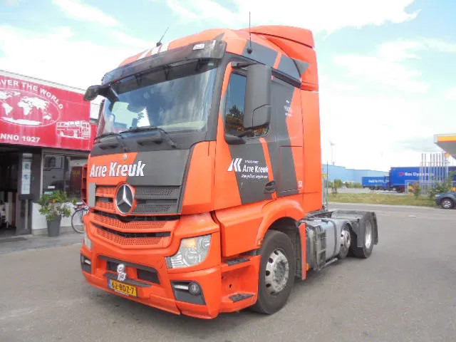 Mercedes-Benz Actros 2343 6X2 VOORLOOPAS - Trekkvogn: bilde 1 Mercedes-Benz Actros 2343 6X2 VOORLOOPAS - Trekkvogn: bilde 1