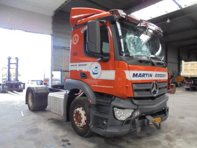 Mercedes-Benz Antos 1832 CABINE SCHADE FOR PARTS - Trekkvogn: bilde 3 Mercedes-Benz Antos 1832 CABINE SCHADE FOR PARTS - Trekkvogn: bilde 3