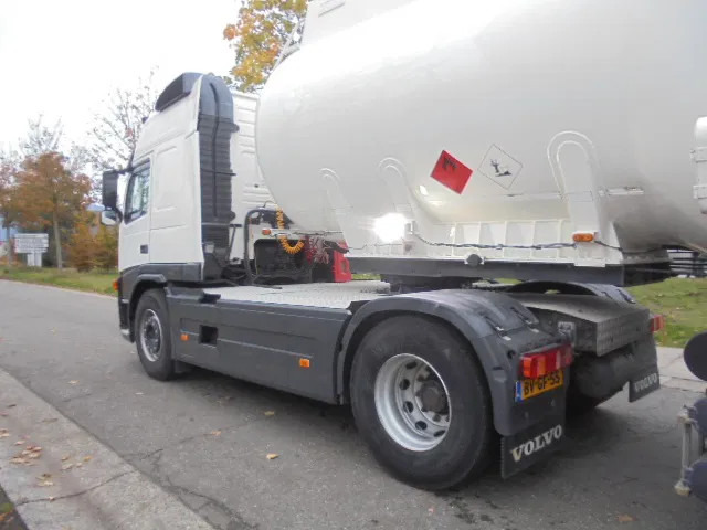Volvo FM 400 GLOBETROTTER ADR NL TRUCK - Trekkvogn: bilde 4 Volvo FM 400 GLOBETROTTER ADR NL TRUCK - Trekkvogn: bilde 4