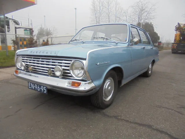 Vauxhall Victor 101 SUPER - Sedan: bilde 1 Vauxhall Victor 101 SUPER - Sedan: bilde 1